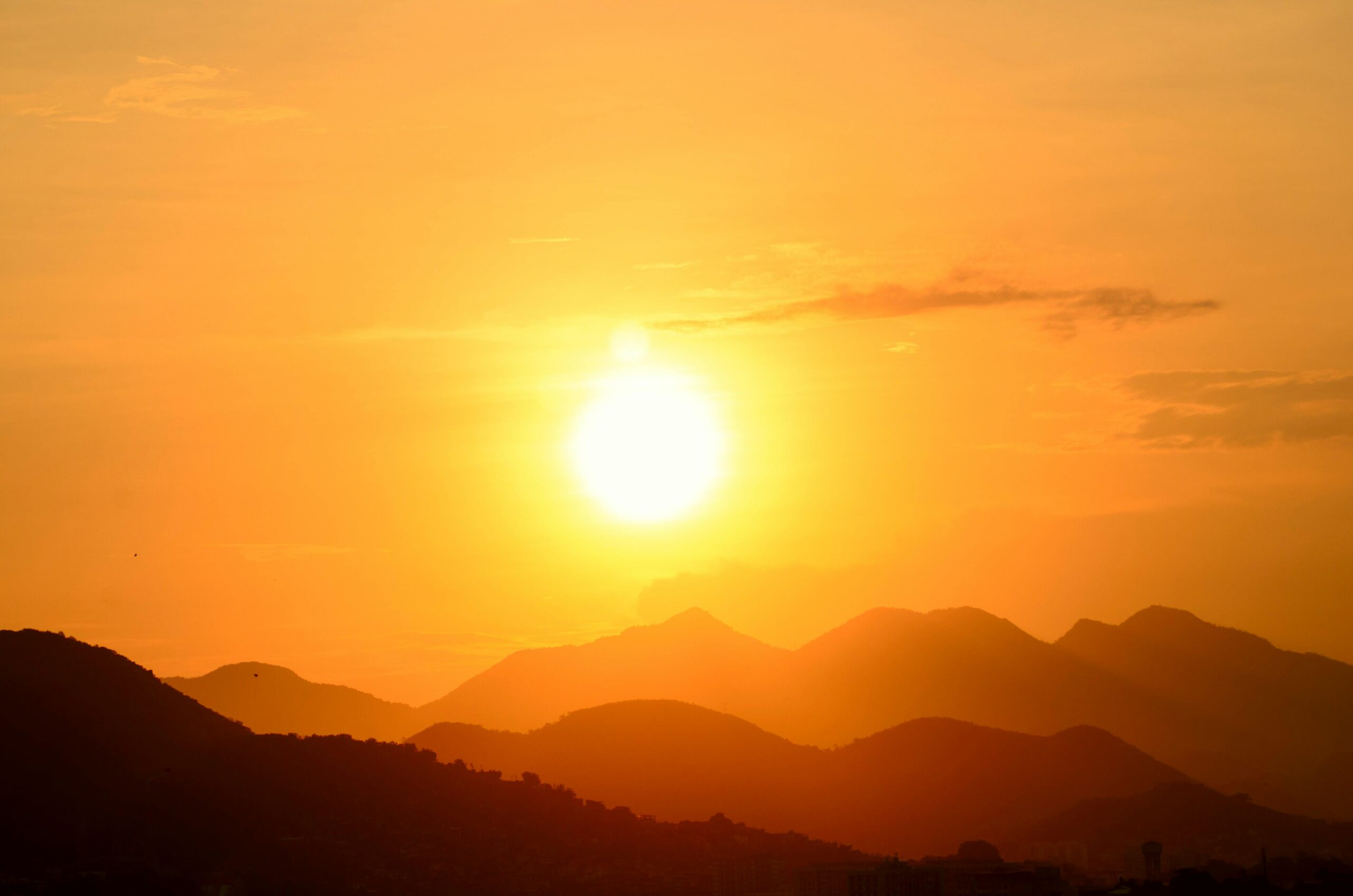 pexels-photo-585759-585759 | Architettura Maharishi Vastu Stunning sunset over Rio de Janeiro's mountains, capturing the vibrant golden hues and silhouettes.